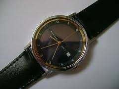 A VINTAGE MEN JUNGHANS SOLAR 1 QUARTZ