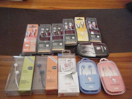 12 x  assorted earphones