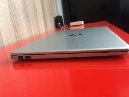 HP laptop 15 (  15s-fq2000)   I7-1165G7 8GB Ram 512GB Solid State Drive 15.6''FHD Notebook