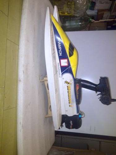 F1 HORNET SPEEDBOAT BRUSHLESS .Rc . RADIO CONTROLLED