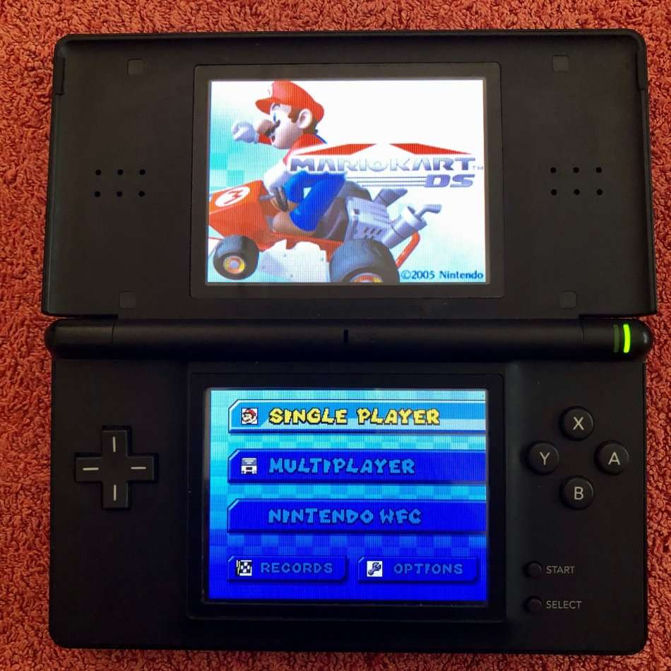 black Nintendo DS Lite