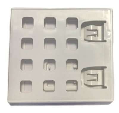 Original Nintendo 3DS game box (with free game)