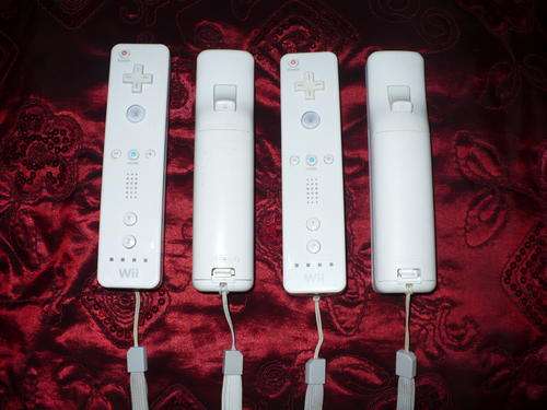 GENUINE Nintendo Wii remote (white)