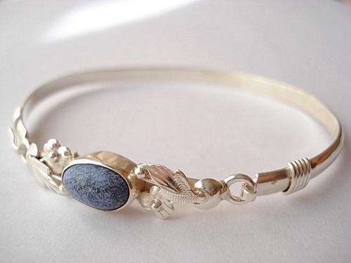 EXQUISITE LAPIS LAZULI BANGLE SET IN STERLING SILVER .925