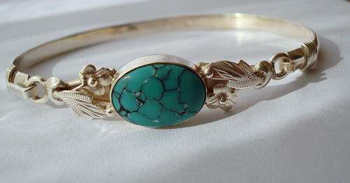 **STUNNING TURQUOISE BANGLE SET IN STERLING SILVER.925**