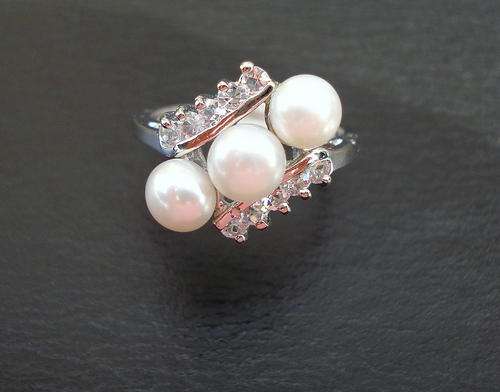**BEAUTIFUL FRESH WATER PEARL RING WITH SIMULATED DIAMONDS **