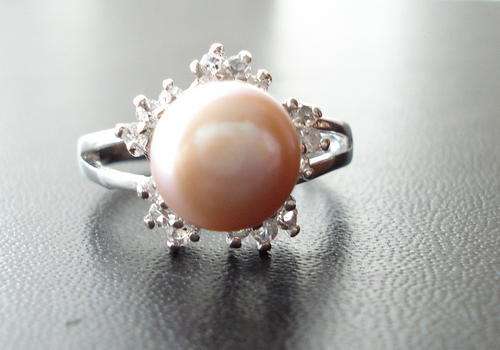 **STUNNING PEARL RING SET WITH SIMULATED DIAMONDS  **