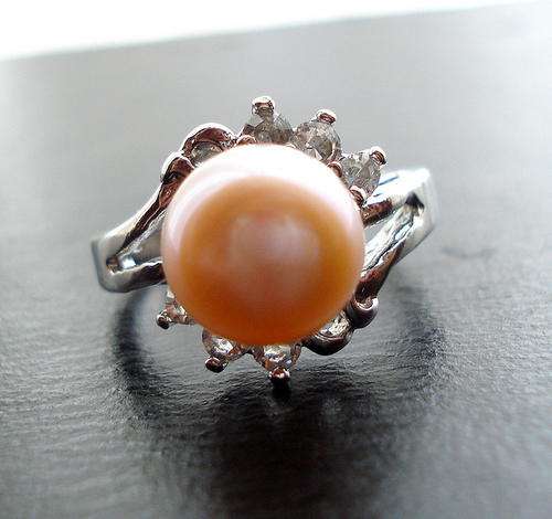 **GORGEOUS FRESH WATER PEARL RING SET WITH SIMULATED DIAMONDS ** SIZE " P "