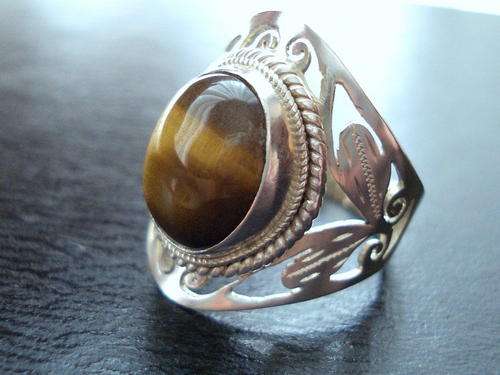 **GORGEOUS FILIGREE RING SET WITH TIGER EYE  SET IN STERLING SILVER.925** s " Q "