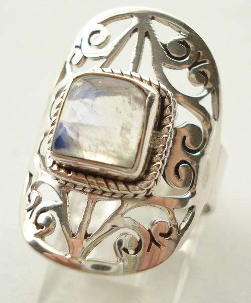 RAINBOW MOONSTONE & STERLING SILVER 925 RING