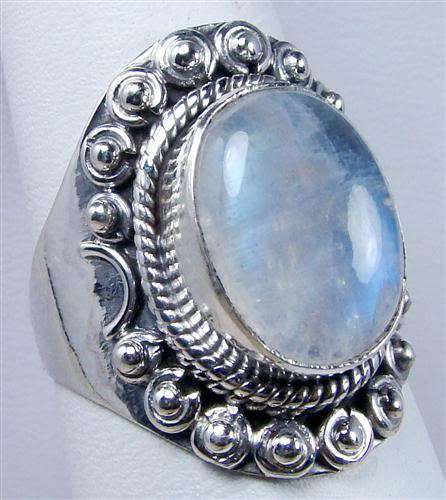 HUGE BEUTIFUL MOONSTONE SET IN STERLING SILVER 925 RING SIZE 7.5
