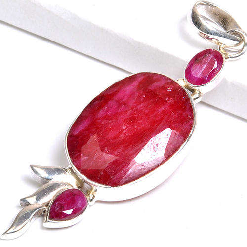 STUNNING NATURAL  RUBY 925 STERLING SILVER PENDANT