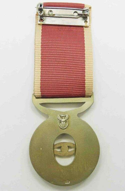 SOUTH AFRICAN INT. VALOUR MEDAL WITH RUBY .925