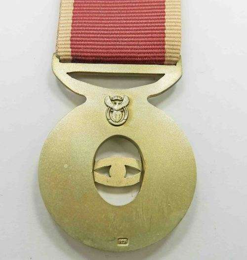 SOUTH AFRICAN INT. VALOUR MEDAL WITH RUBY .925