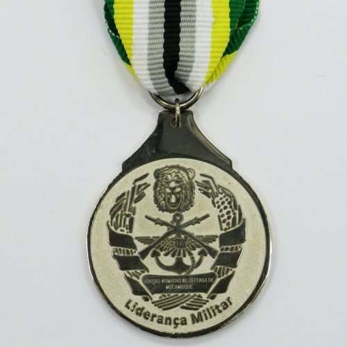 Full Size: Lideranca Militar Medal. Silver. Mozambique