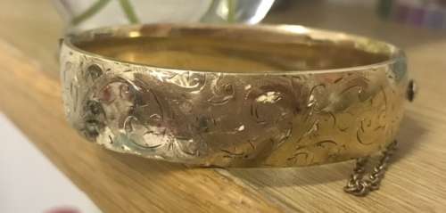 ***REDUCED*** Stunning 9ct Metal Core Bracelet with safety chain