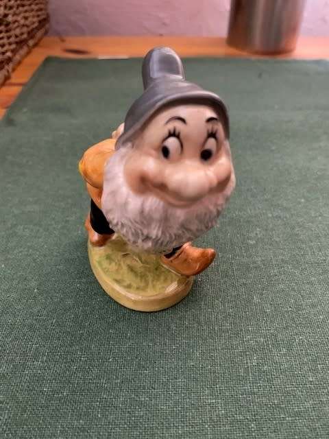 ***REDUCED***RARE Beswick Walt Disney Snow White & The Seven Dwarfs Set