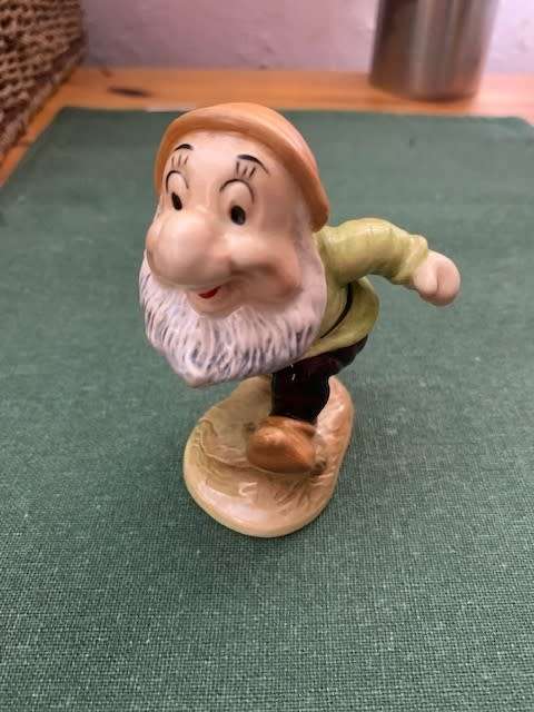 ***REDUCED***RARE Beswick Walt Disney Snow White & The Seven Dwarfs Set