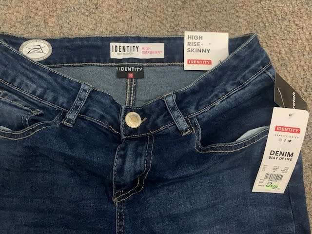 Identity NEW jeans size 35 with label on