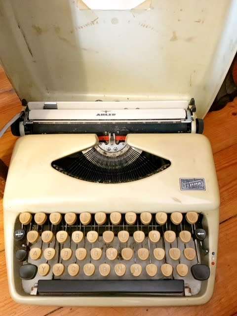 Adler Tippa 1965 typewriter RARE find