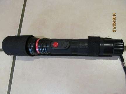 SELF DEFENCE FLASHLIGHT-STUN GUN