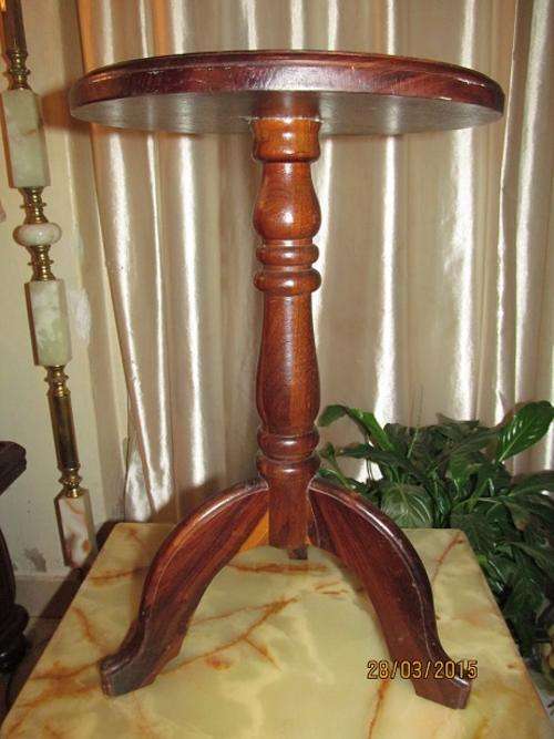 OCCASIONAL PEDESTAL WOODEN TABLE-Vintage