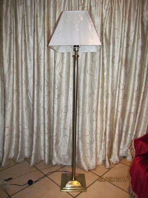 "White House" ANTIQUE Style BRASS  FLOOR LAMP - STILL IN NEW COND