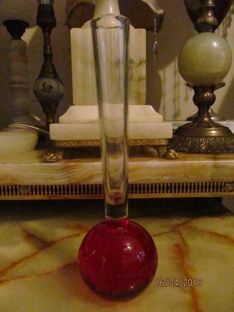 MURANO Red Glass Vase with Controlled Bubbles