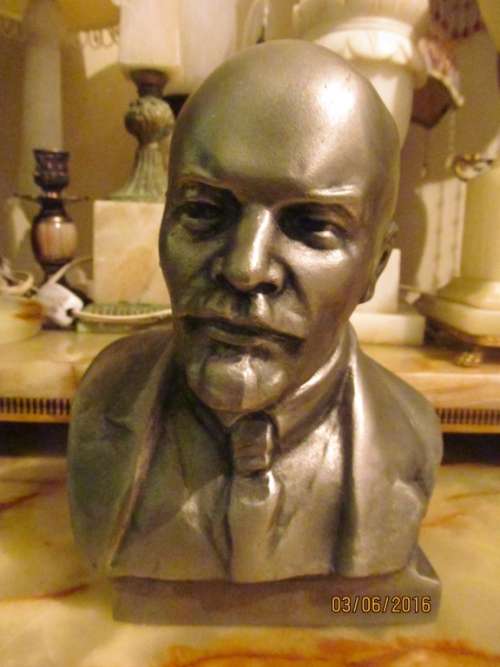 RARE!! Aluminium Alloy Bust of Vladimir Lenin - Signed by artist in cyrilic (Russian Script)