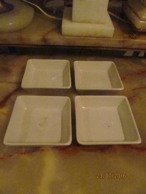 STONEWARE!! Four Pretty Little Sushi Dishes ! - NEW