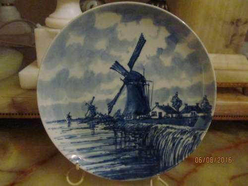 VINTAGE DELFT!! Hand Painted Blue Delft Wall/Decor Plate Beautifully Embossed