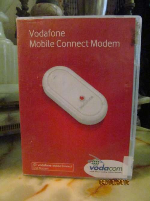 VODAFONE!! Boxed Vodafone Mobile Connect Modem - With USB cables etc