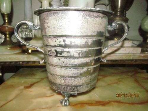 ANTIQUE ICE !! Antique Ice Bucket with handles - Van Riebeeck Silver Plate - B.M. Mounts