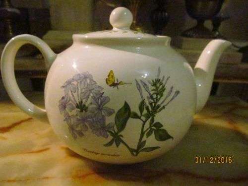 TAURUS TEAPOT !! Porcelain Teapot with Indigenous Floral Pattern - Lid and Filial