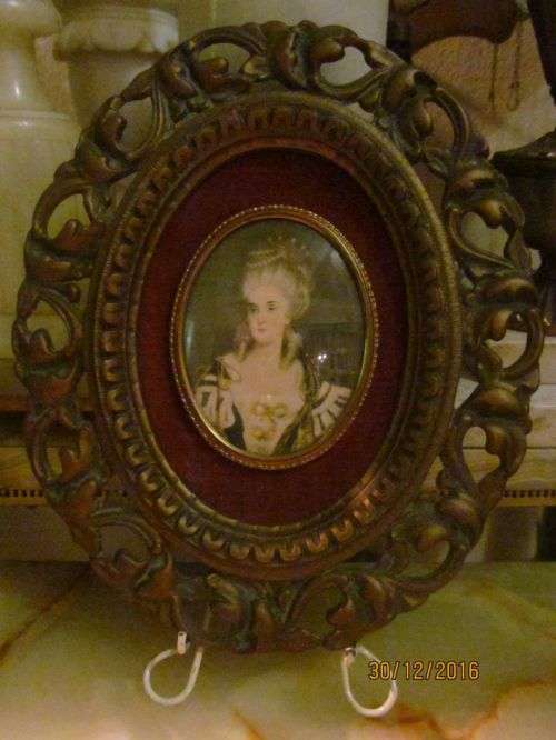 CECILE VOLAGE !! Vintage Cameo Creation Portrait in Ornate Gold Melamine Frame with Bubble Glass