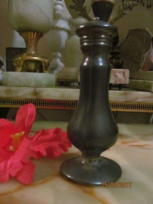 EDWARDIAN PEWTER !! Antique Collectable Pewter Salt Shaker