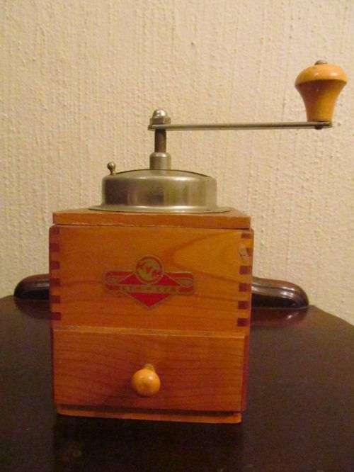 Kym coffee grinder shop