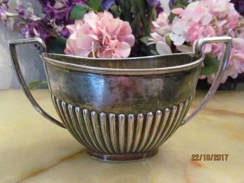 JB CHATTERLEY !! Antique 1880 -1936 Silver Plated Art Deco Style Twin Handle Sugar Bowl