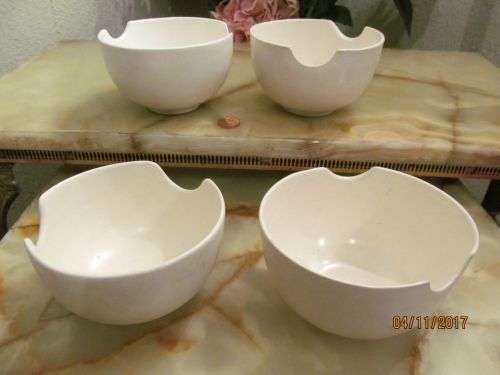 MINIMALISTIC !! Vintage 70's Set of Four Ceramic Contemporary Universal Bowls