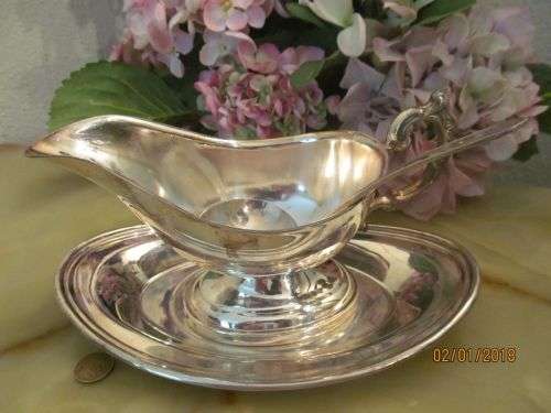 SHERIDAN !! Large Vintage Silver Plated Gravy Boat with Matching Tray and Ladle