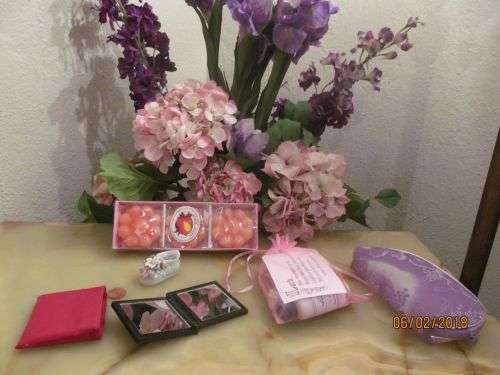 BEAUTY'S QUEST !! Lot of Five Items - Variety - Boxed Floral Tea Light Candles, Gift Set etc etc
