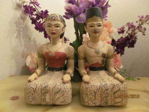 LORO BLONYO !! Vintage Carved Wooden Pair of Javanese Wedding Couple - Rare Collectables