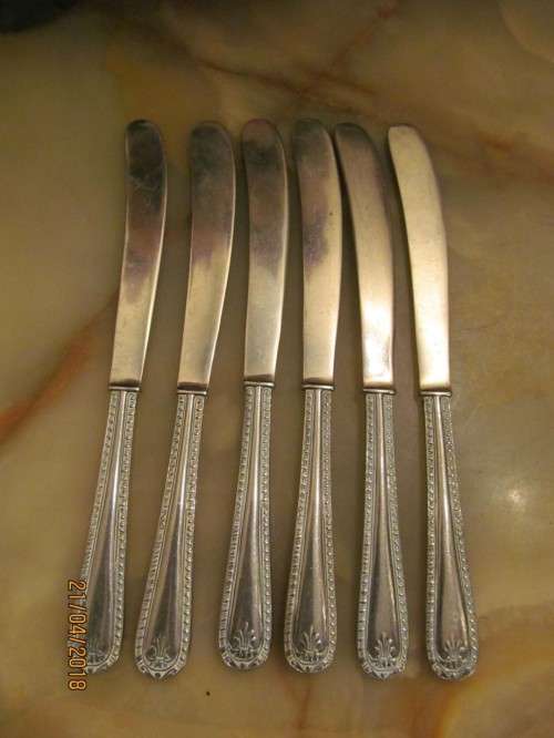 KING JAMES !! Vintage Set/Lot of Six Identical Pastry / Pate / Butter Knives - King James Pattern