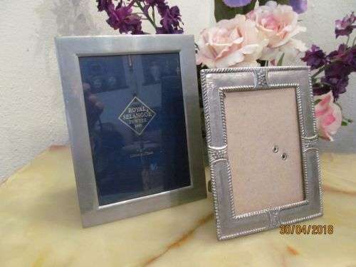 ROYAL SELANGOR !! Contemporary Lot of Two As New Pewter Photo Frames
