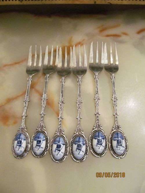 DELFTS !!Vintage Set of Six Silver Plated Cake / Pastry Forks - Porcelain Blue Inserts