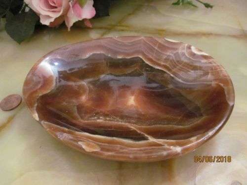 STREAK OF ONYX !! Vintage Sculpted and Polished Hickory and Umber Onyx Soap Dish