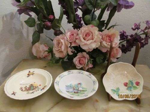 BESWICK + !! Vintage Lot of 3 Porcelain Dishes - Beswick Berries, Wade & New Hall Hanley