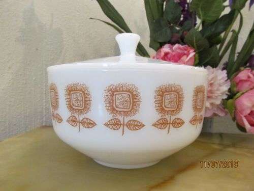 FIRE KING !! Large Vintage Federal Milk Glass Fireking Heat Proof Casserole Dish with Lid