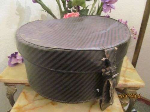 HEAD SPACE !! Large Vintage 1940+ Hat Storage / Travel Case / Trunk