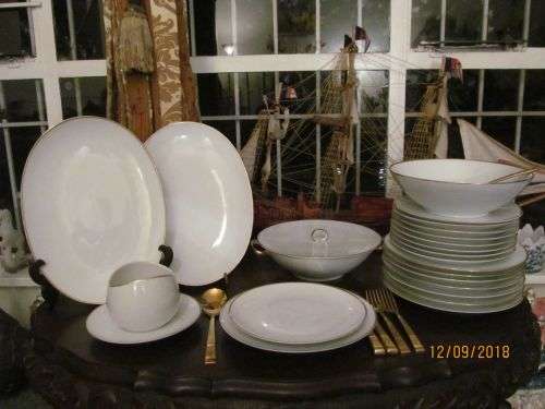 MEDALLION TOO !! Vintage 1959-1977 Lot/Set of Thomas & Haviland German Fine Porcelain Dinnerware